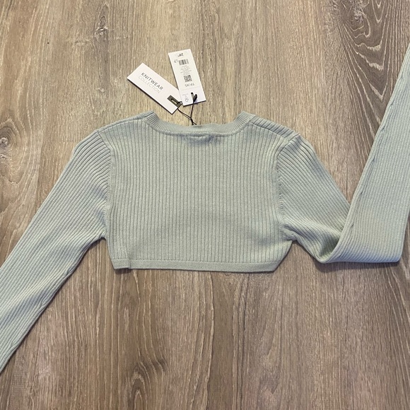 NWT cropped sweater top - Picture 4 of 4